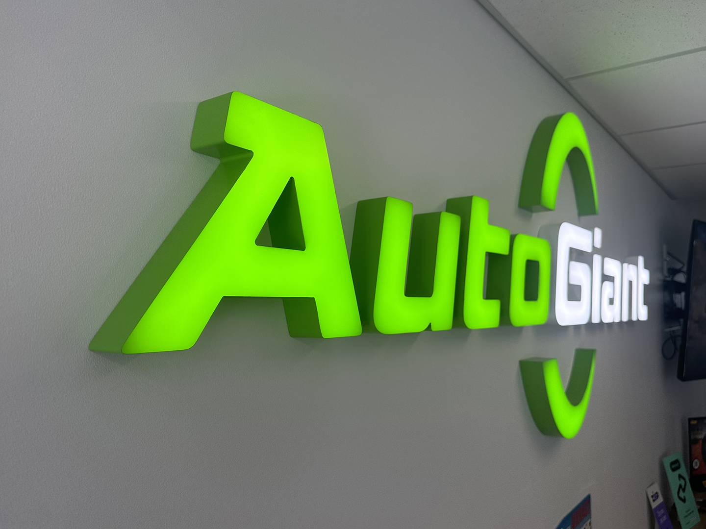 Auto Giant Reception Sign