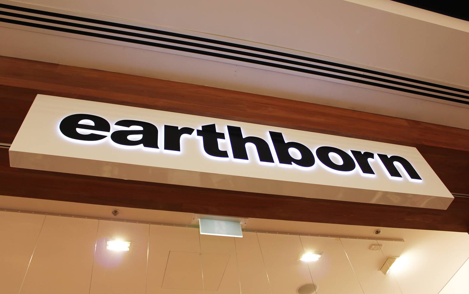 "earthborn" Halo Lit Lightbox