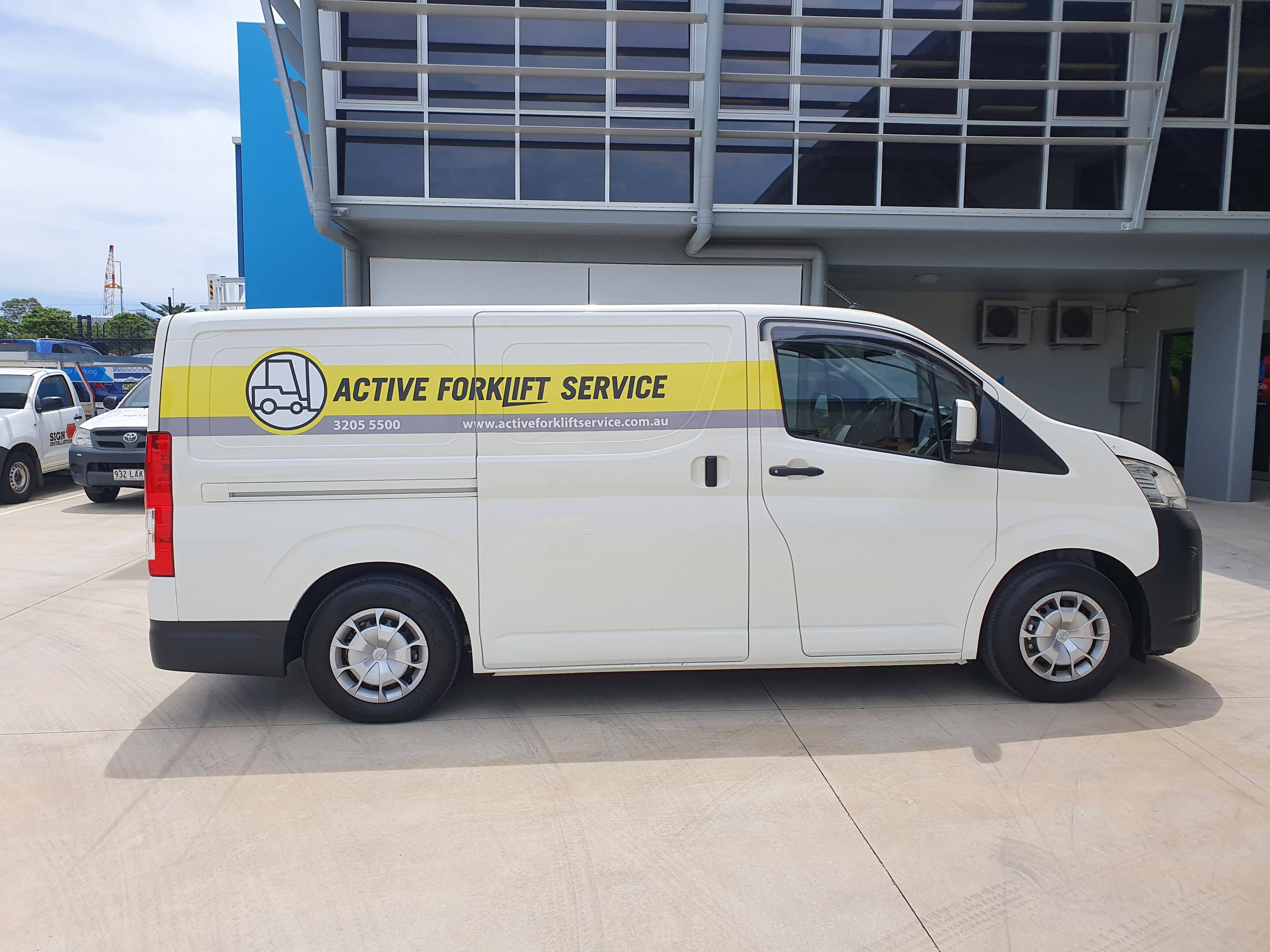 Active forklift service vehicle wrap